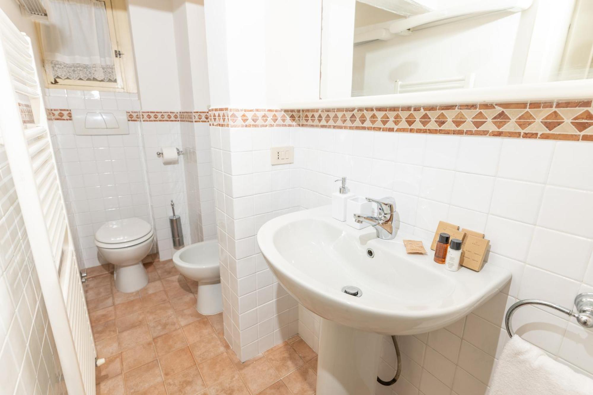 Il Gallo - Charming Apt In The Heart Of Lucca Exterior photo